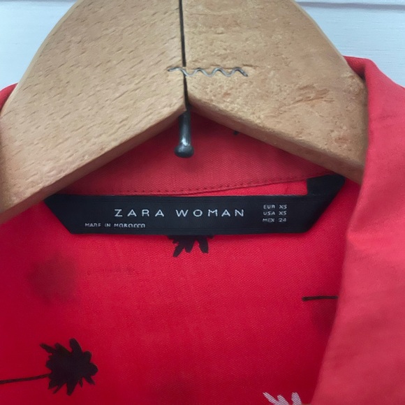 Zara red blouse with palm trees - Picture 3 of 3